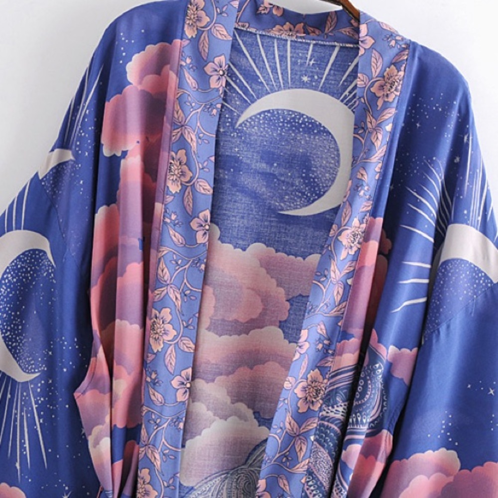 Gorgeous crescent moon cotton kimono top - Picture 5 of 9